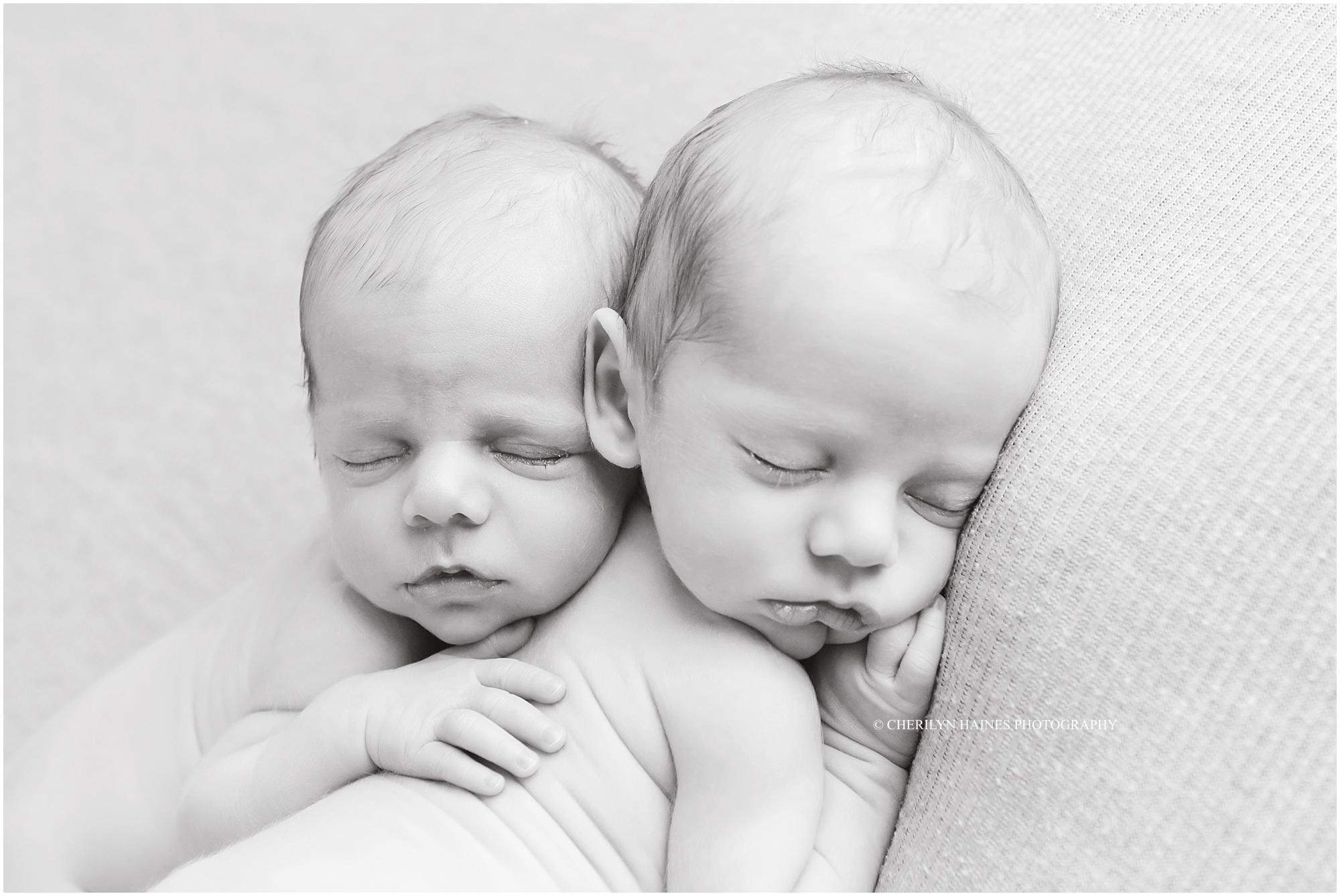 newborn-twins-portraits-in-denham-springs-01