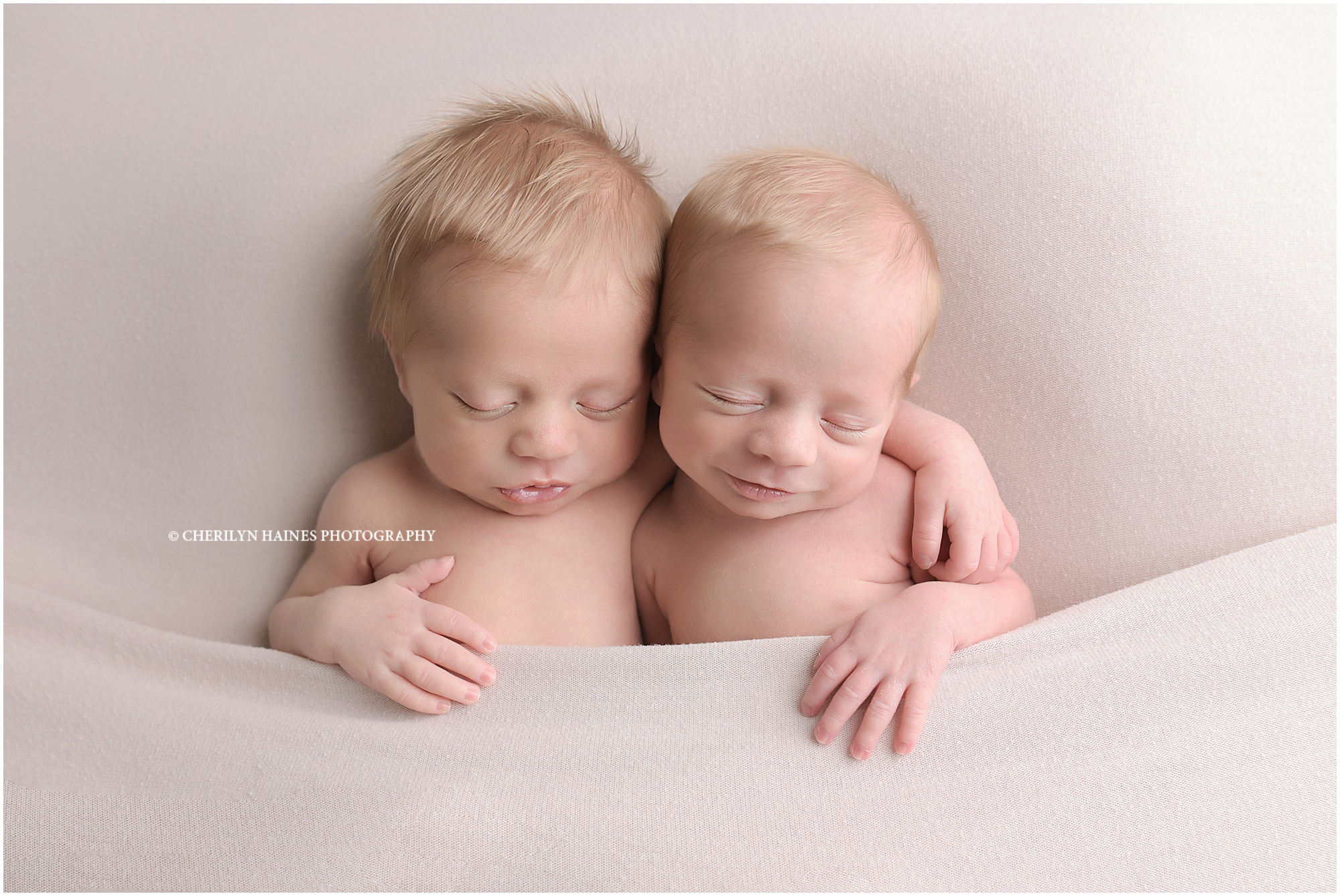 newborn-twins-photography-01