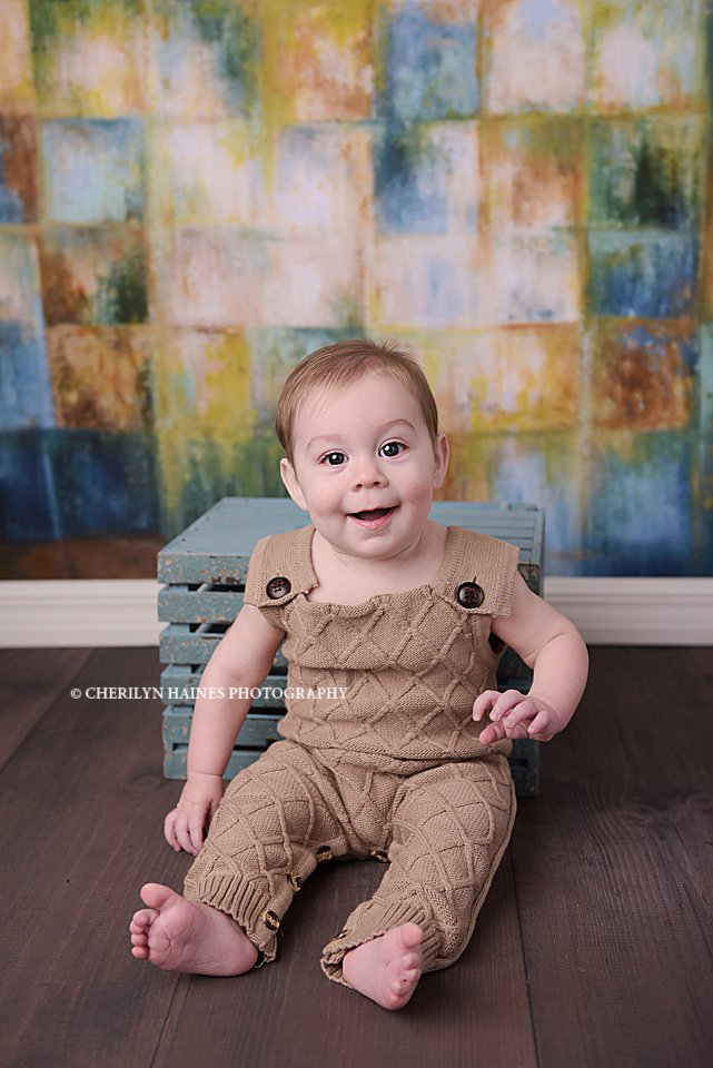6 month portraits of baby boy in Baton Rouge, Louisiana