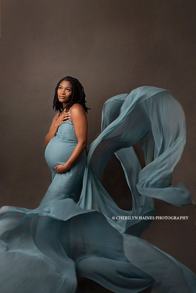 baton rouge, louisiana fine art maternity portraits with studio lighting