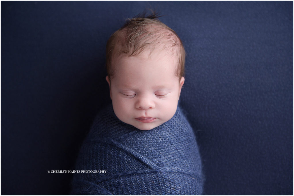 3 week old newborn baby boy photographed in Baton Rouge, Louisiana by Cherilyn Haines Photography